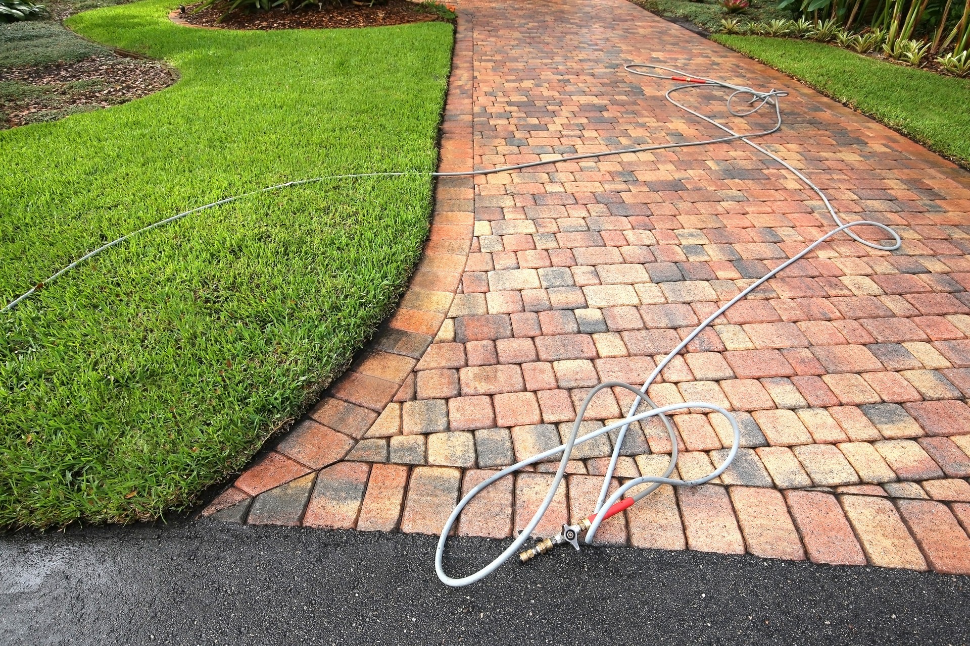 Paver driveway pressure cleaned